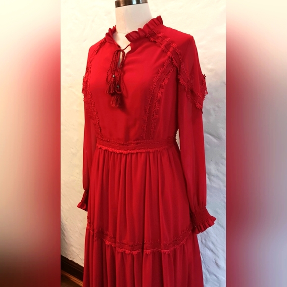 Beautiful red lace and ruffle poof sleeve, prairie peasant dress. Medium. Lilium - Picture 8 of 13